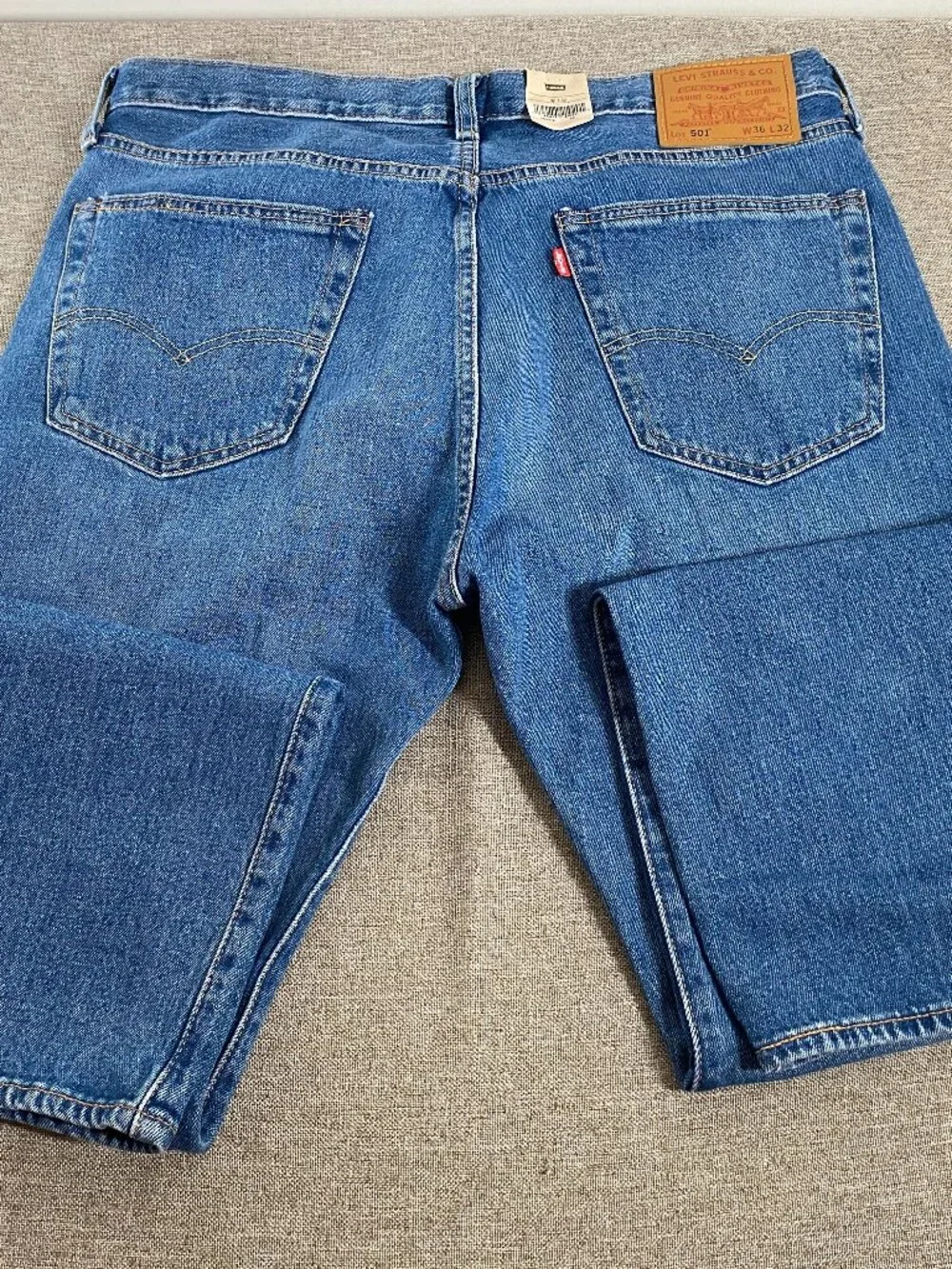 Levi's Premium 501 Denim Jeans Men's 36 x 32 Mid Rise Button Fly Blue Casual NWT